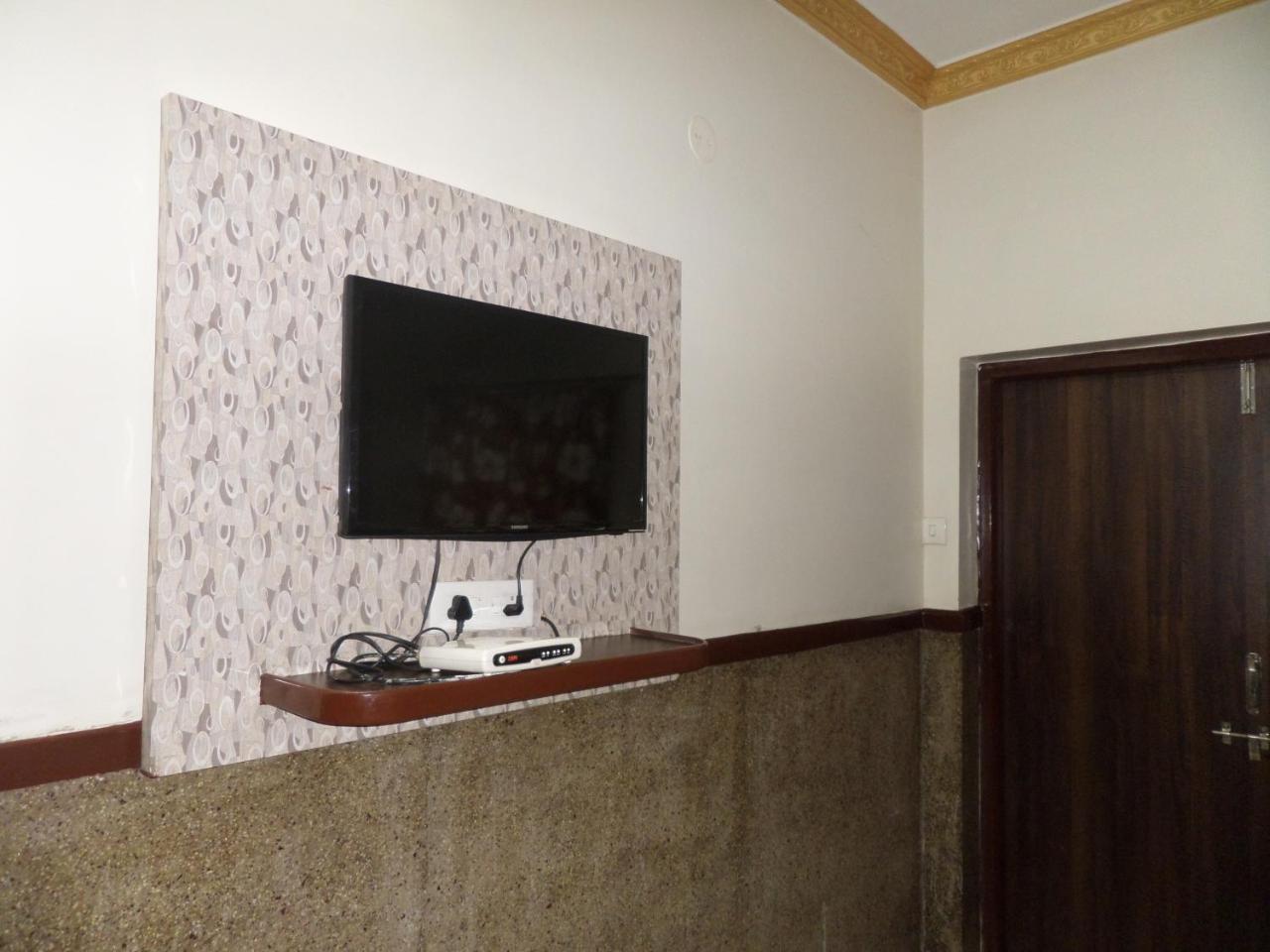 Hotel Padma ナーシク エクステリア 写真