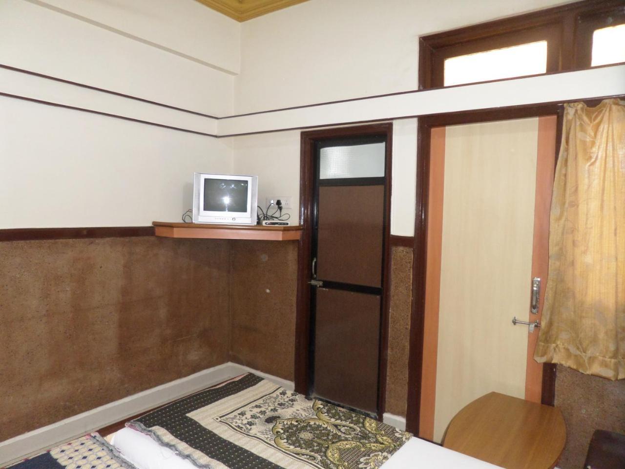 Hotel Padma ナーシク エクステリア 写真