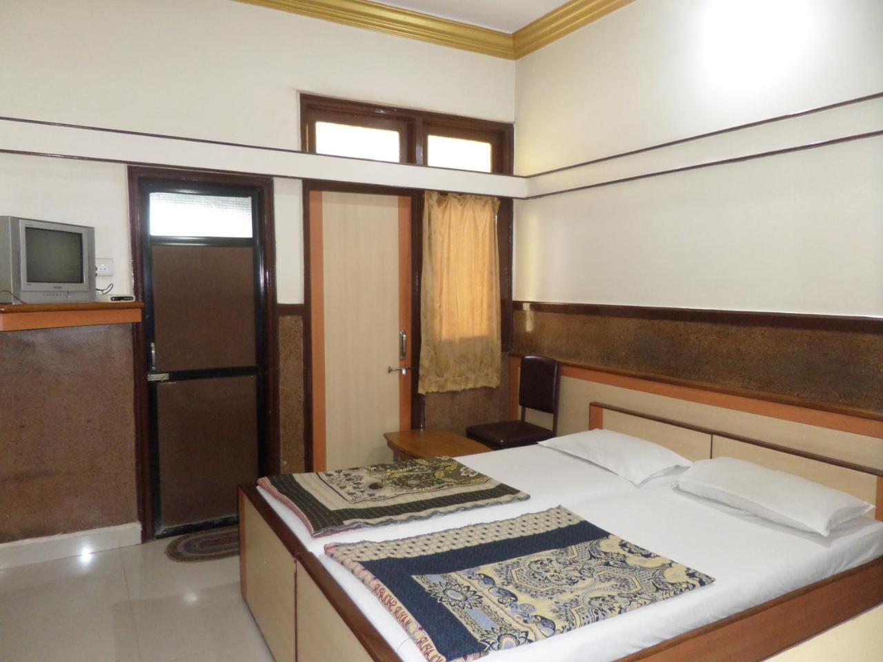 Hotel Padma ナーシク エクステリア 写真