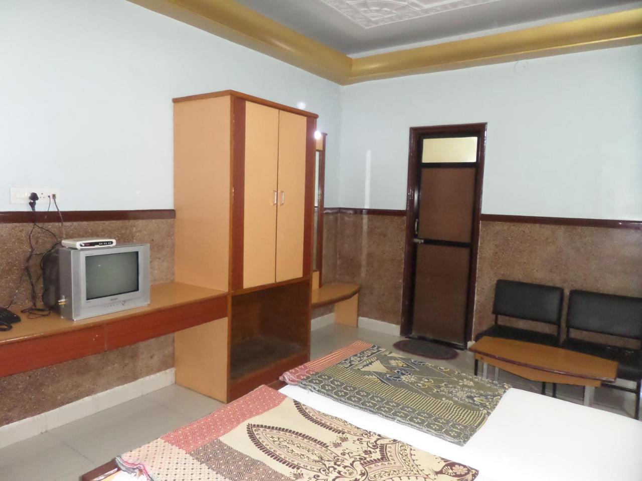 Hotel Padma ナーシク エクステリア 写真