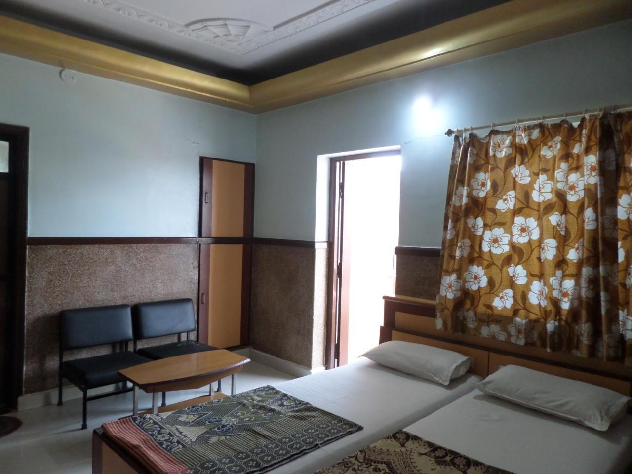 Hotel Padma ナーシク エクステリア 写真